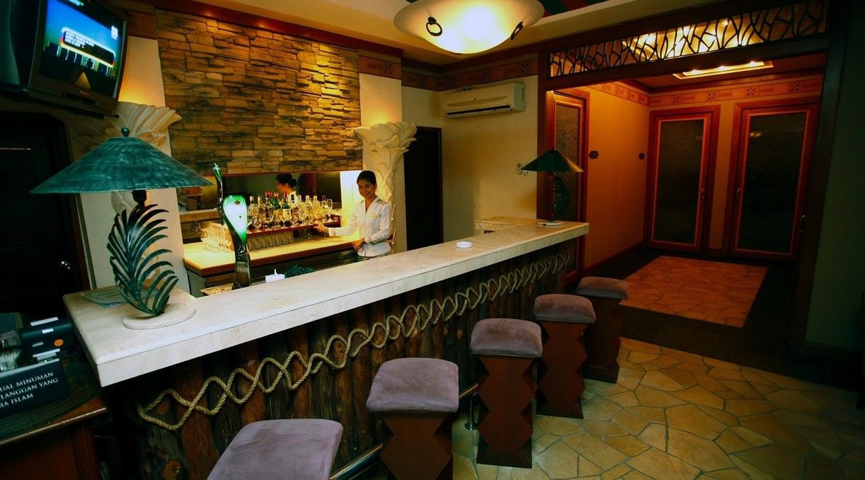 Готель Avillion Порт-Діксон Екстер'єр фото A bar in a hotel