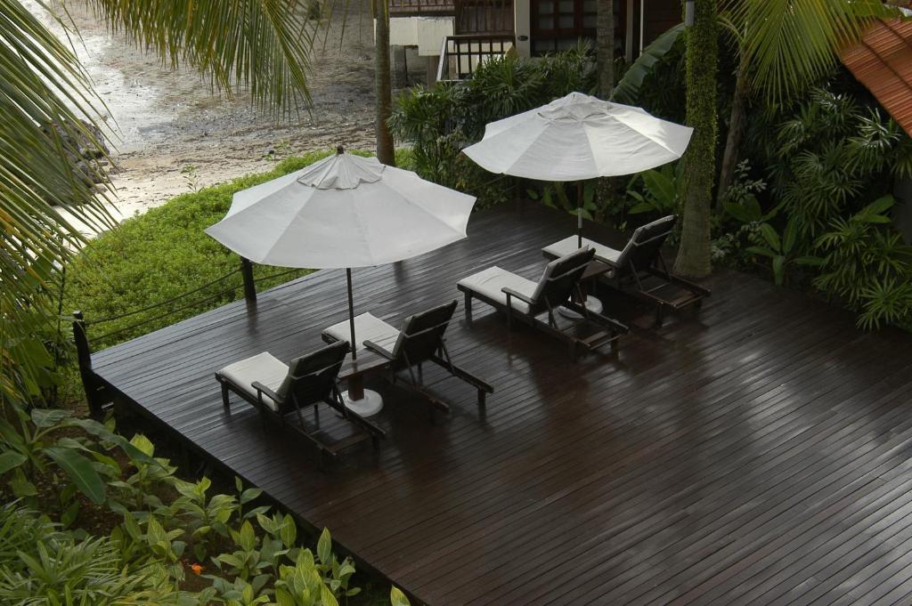 Готель Avillion Порт-Діксон Екстер'єр фото Composite wood deck