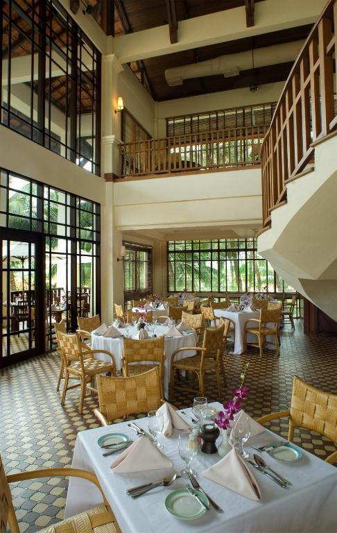 Готель Avillion Порт-Діксон Екстер'єр фото The restaurant at the hotel